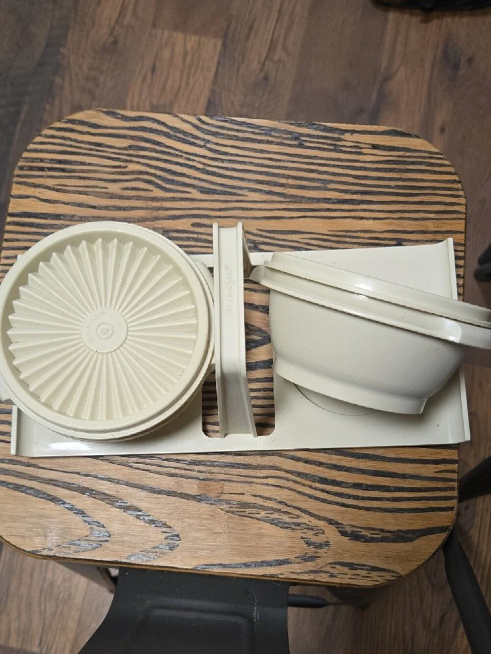 Tupperware Servalier bowl caddy set